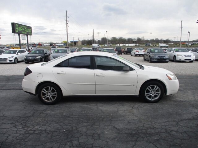 2006 Pontiac G6 in Oak Grove, MO 64075 - 18125459 4
