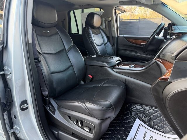 2016 Cadillac Escalade in Knoxville, TN 37920 - 18125460 16