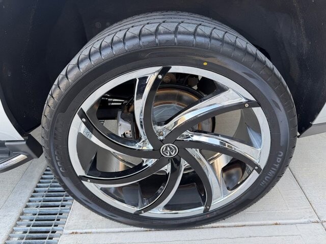 2016 Cadillac Escalade in Knoxville, TN 37920 - 18125460 32