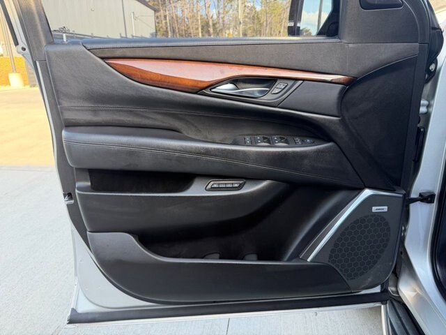 2016 Cadillac Escalade in Knoxville, TN 37920 - 18125460 6