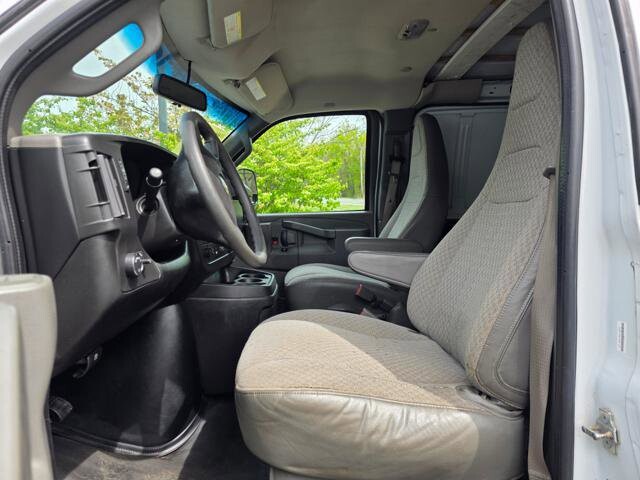 2019 Chevrolet Express 2500 in Blauvelt, NY 10913 - 18125475 11