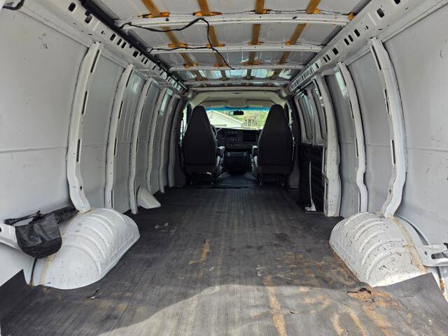 2019 Chevrolet Express 2500 in Blauvelt, NY 10913 - 18125475 32