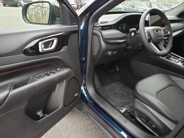 2026 Jeep Compass in Bedford, OH 44146 - 18125546 6