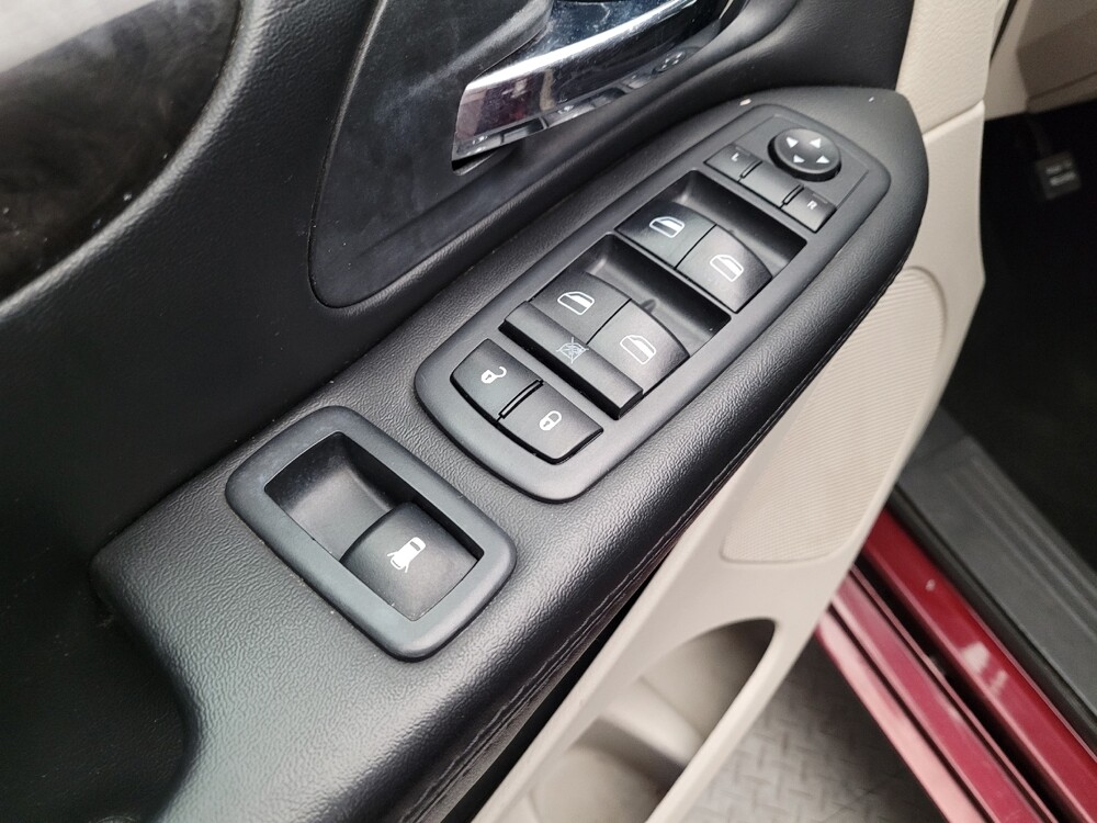 2018 Dodge Grand Caravan in Riverside, CA 92504 - 18125557 27