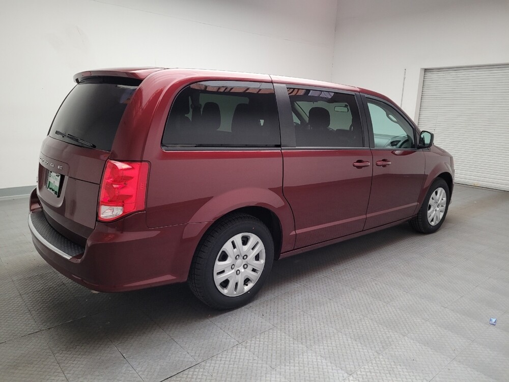 2018 Dodge Grand Caravan in Riverside, CA 92504 - 18125557 10