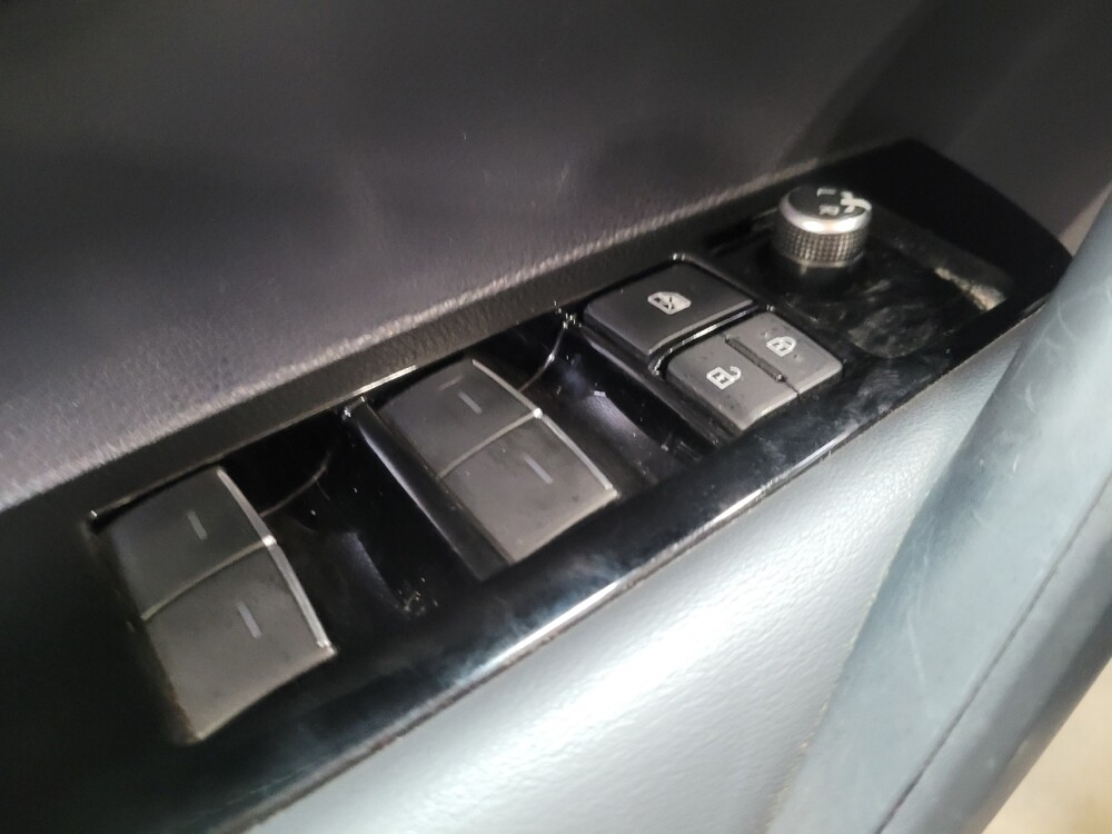 2019 Toyota Corolla in Riverside, CA 92504 - 18125570 27