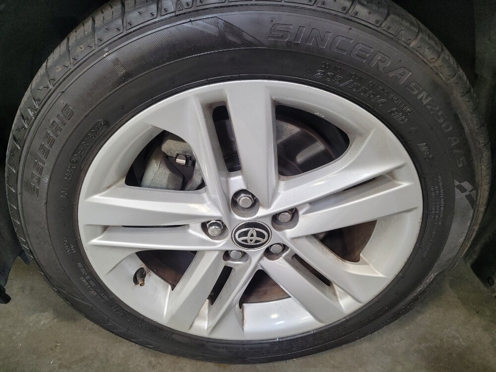 2019 Toyota Corolla in Riverside, CA 92504 - 18125570 31