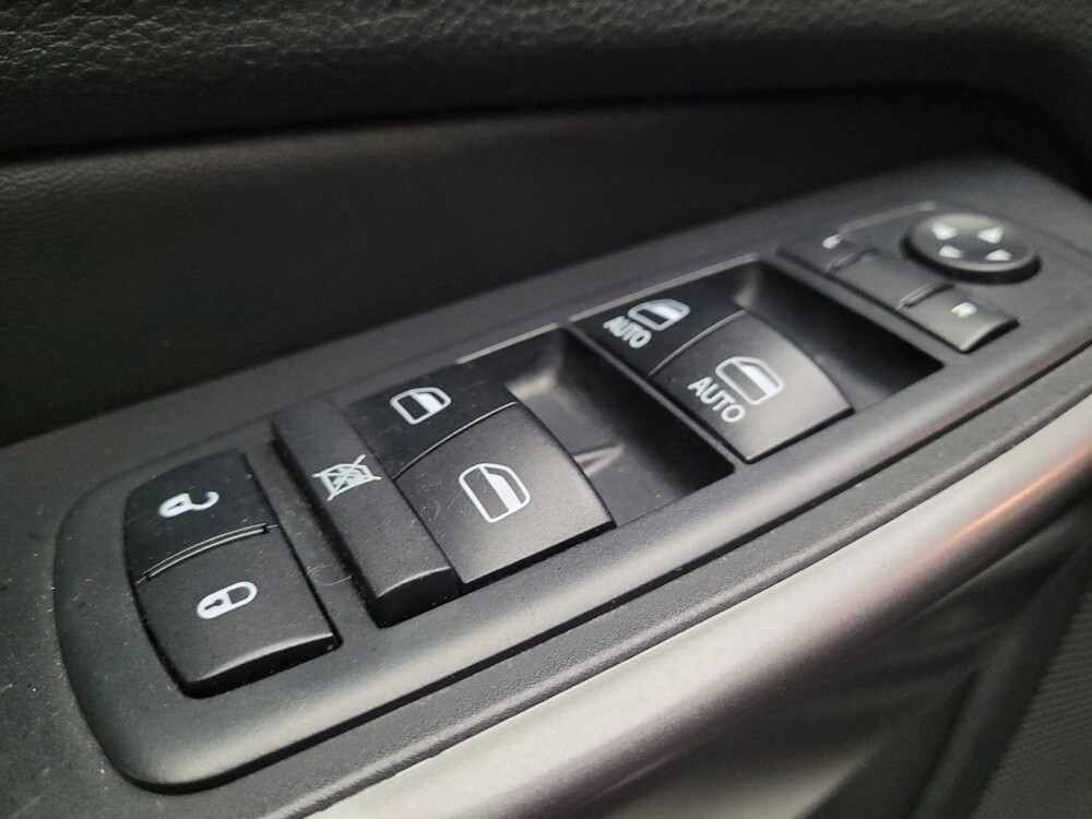 2019 Jeep Cherokee in Riverside, CA 92504 - 18125572 27