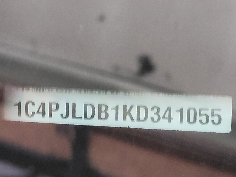 2019 Jeep Cherokee in Riverside, CA 92504 - 18125572 33