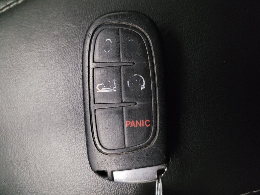 2019 Jeep Cherokee in Riverside, CA 92504 - 18125572 32