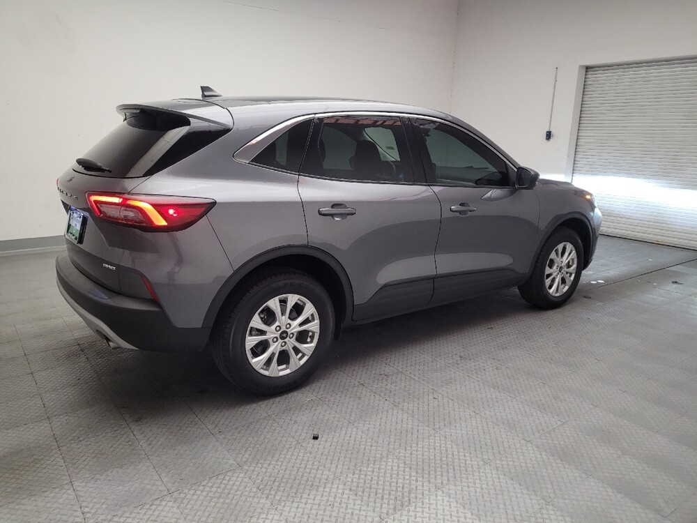 2023 Ford Escape in Torrance, CA 90504 - 18125577 10