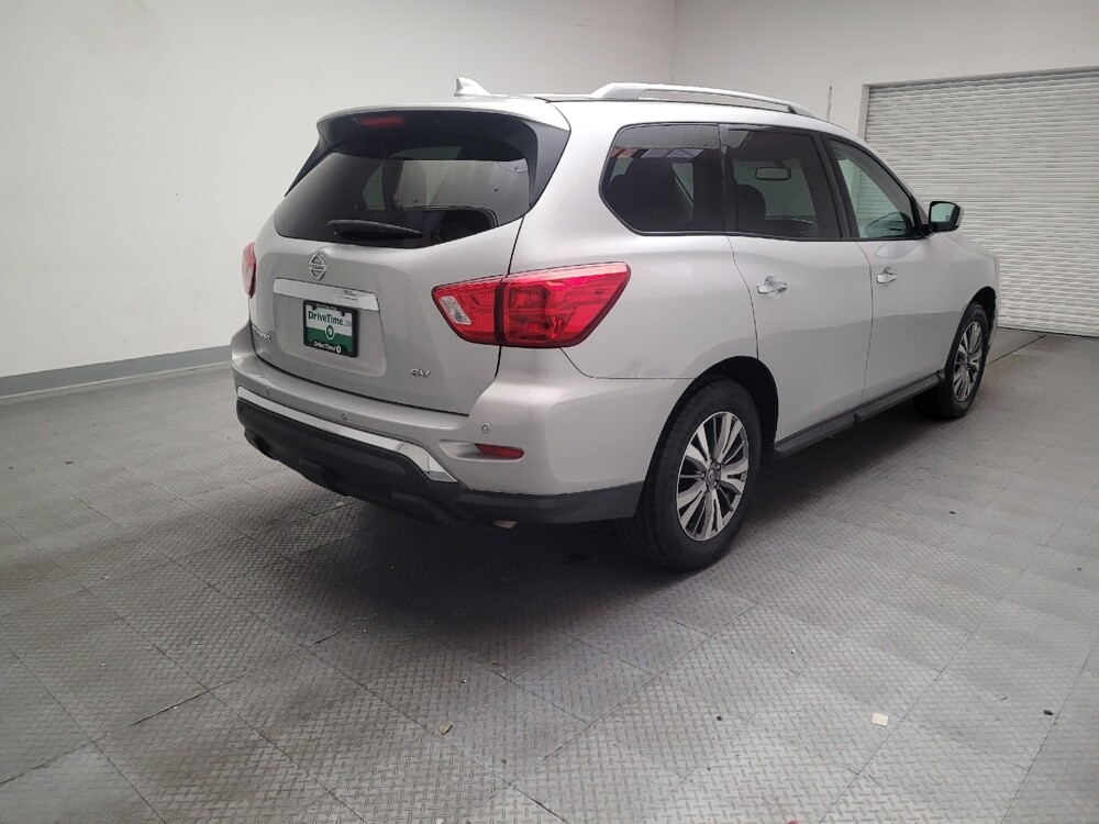 2020 Nissan Pathfinder in Bakersfield, CA 93309 - 18125578 9