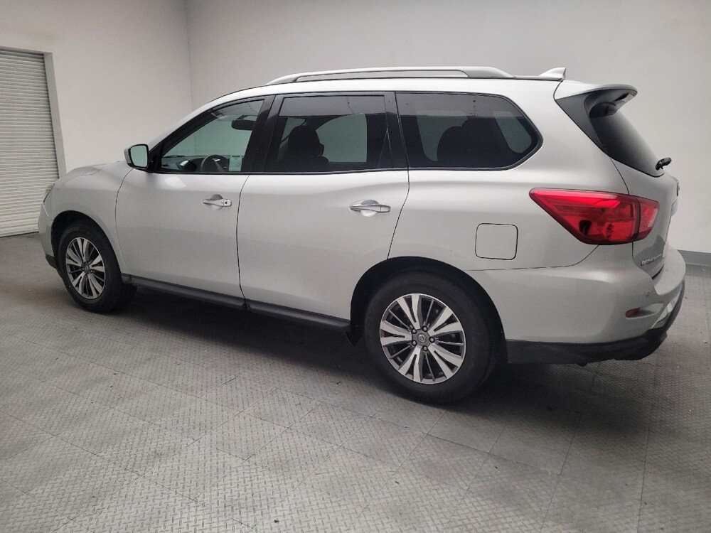 2020 Nissan Pathfinder in Bakersfield, CA 93309 - 18125578 3