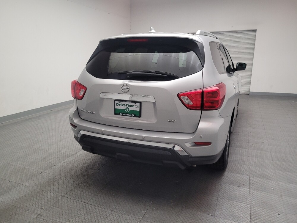 2020 Nissan Pathfinder in Bakersfield, CA 93309 - 18125578 7