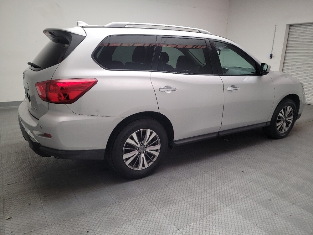 2020 Nissan Pathfinder in Bakersfield, CA 93309 - 18125578 10