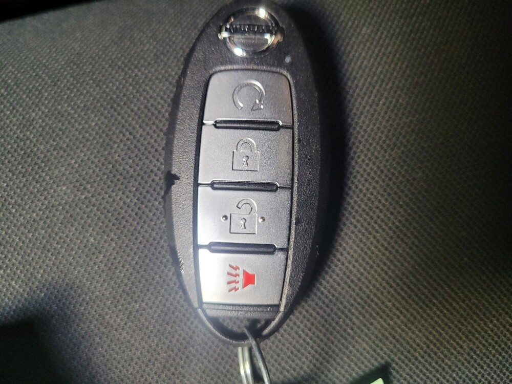 2020 Nissan Pathfinder in Bakersfield, CA 93309 - 18125578 32