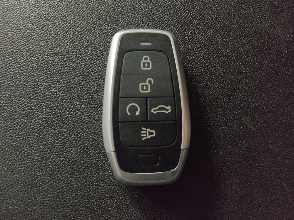 2019 Chevrolet Equinox in Pelham, AL 35124 - 18125586 32