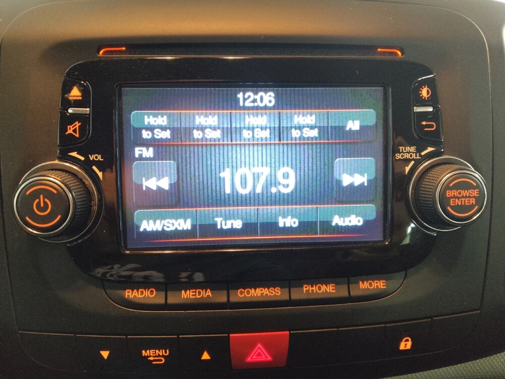 2017 FIAT 500L in Marietta, GA 30062 - 18125597 25