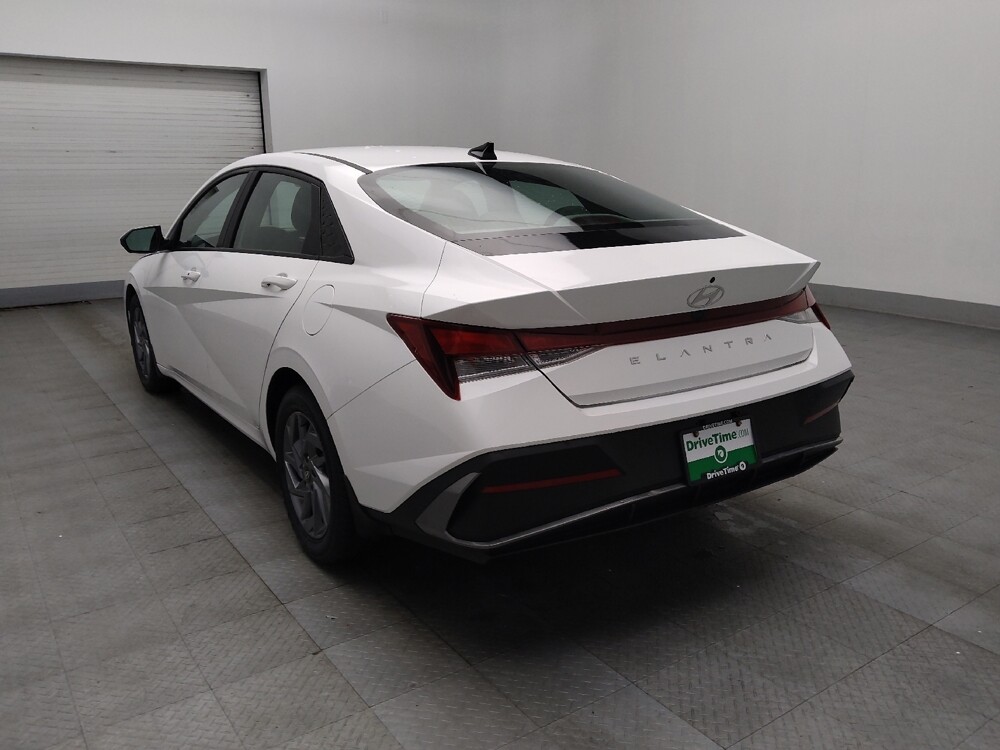 2024 Hyundai Elantra in Marietta, GA 30062 - 18125601 5