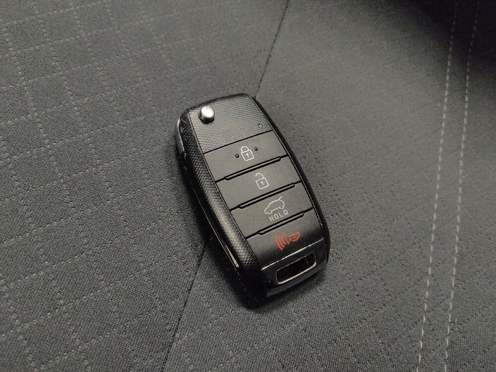 2017 Kia Sorento in Tucson, AZ 85705 - 18125657 32