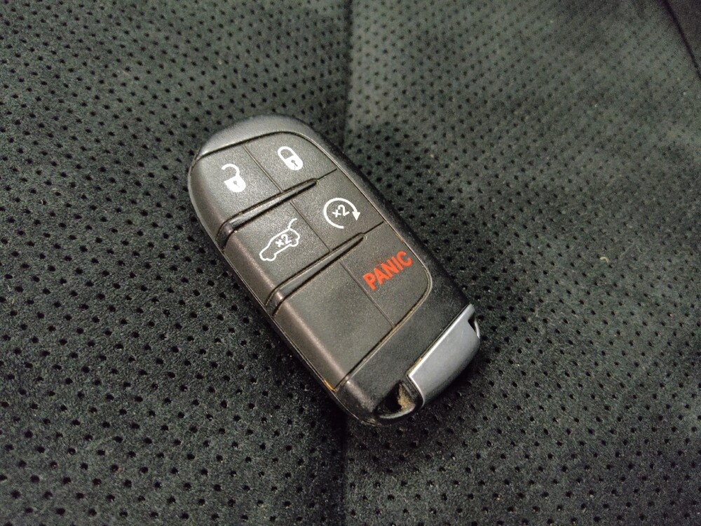 2018 Jeep Grand Cherokee in Mesa, AZ 85210 - 18125663 32