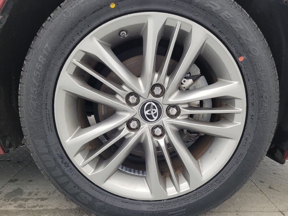 2017 Toyota Camry in Tampa, FL 33619 - 18125694 31