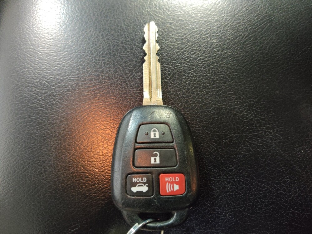 2017 Toyota Camry in Tampa, FL 33619 - 18125694 32