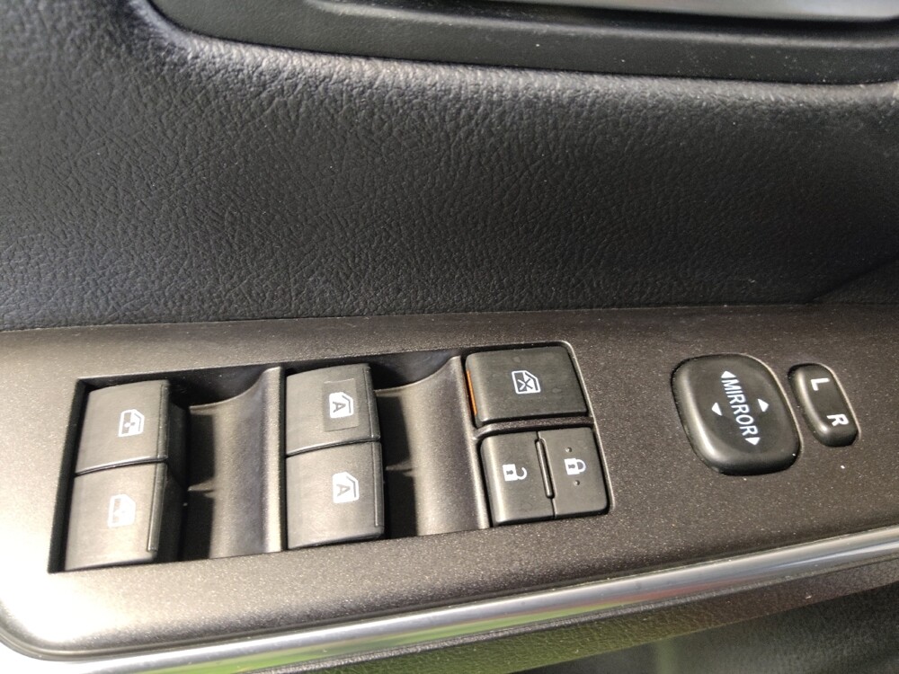 2017 Toyota Camry in Tampa, FL 33619 - 18125694 27