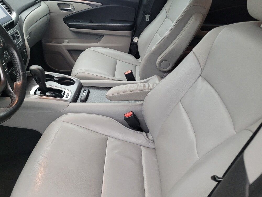 2016 Honda Pilot in Tampa, FL 33619 - 18125698 17