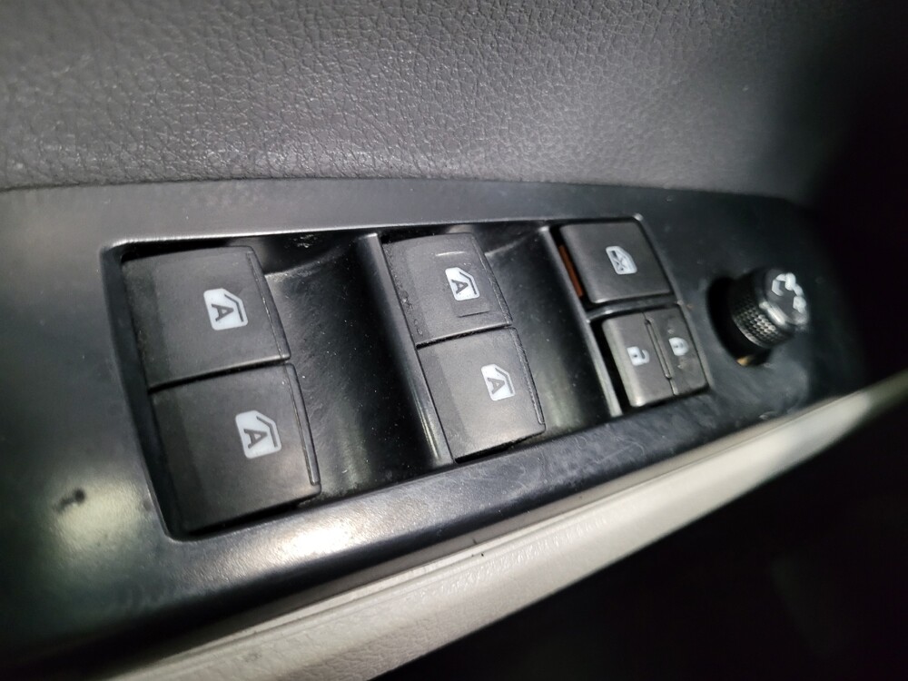 2019 Toyota Camry in Las Vegas, NV 89104 - 18125702 27