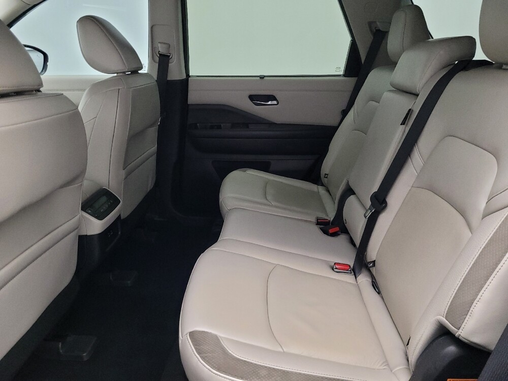 2022 Nissan Pathfinder in Orlando, FL 32808 - 18125711 18