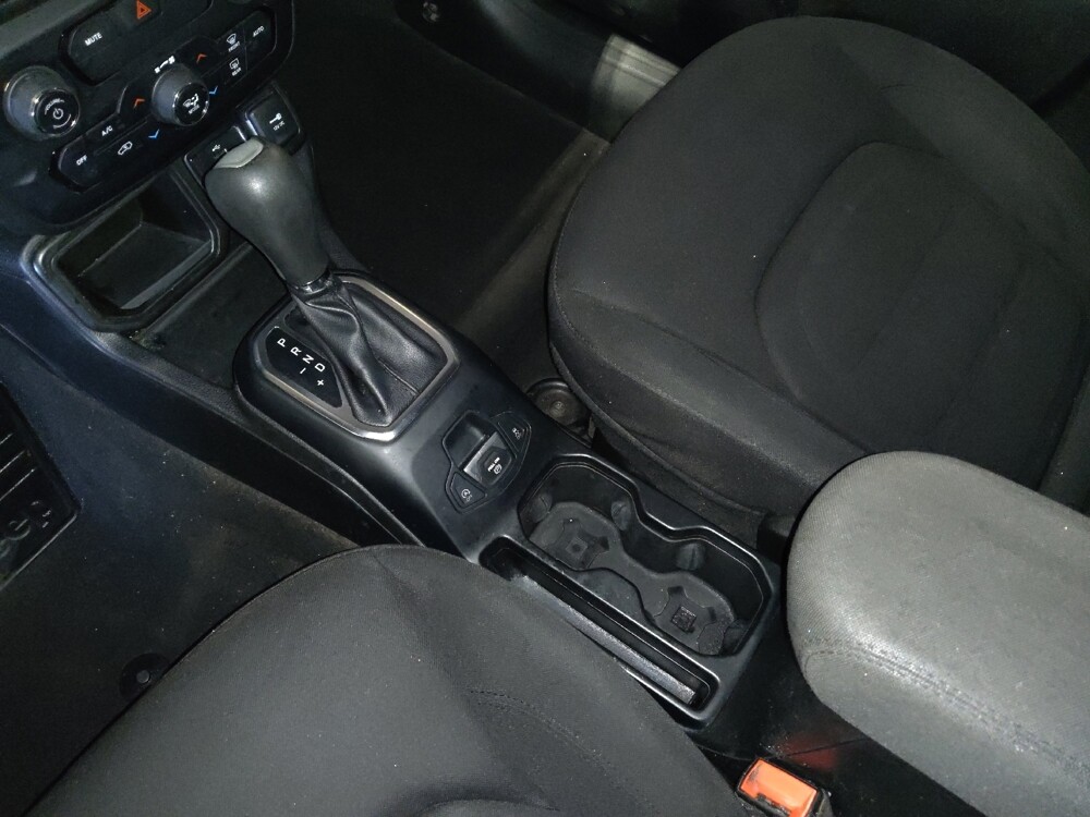 2020 Jeep Renegade in Orlando, FL 32808 - 18125716 26