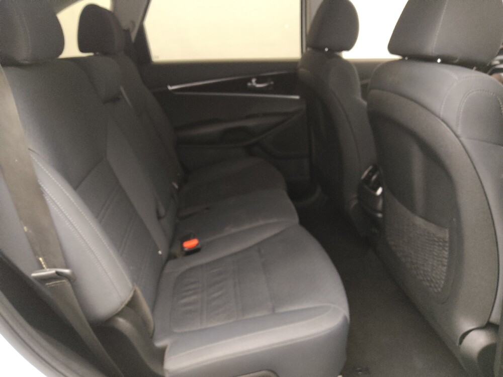 2019 Kia Sorento in Kissimmee, FL 34744 - 18125718 19