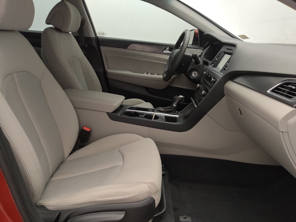 2017 Hyundai Sonata in Mobile, AL 36606 - 18125750 21