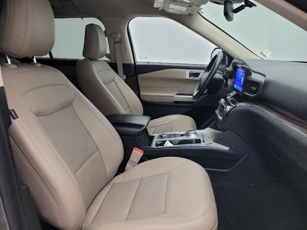 2021 Ford Explorer in Greensboro, NC 27407 - 18125757 21