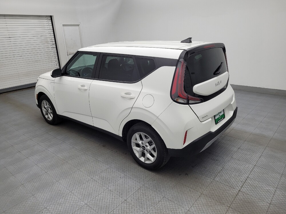 2025 Kia Soul in Charlotte, NC 28213 - 18125796 3