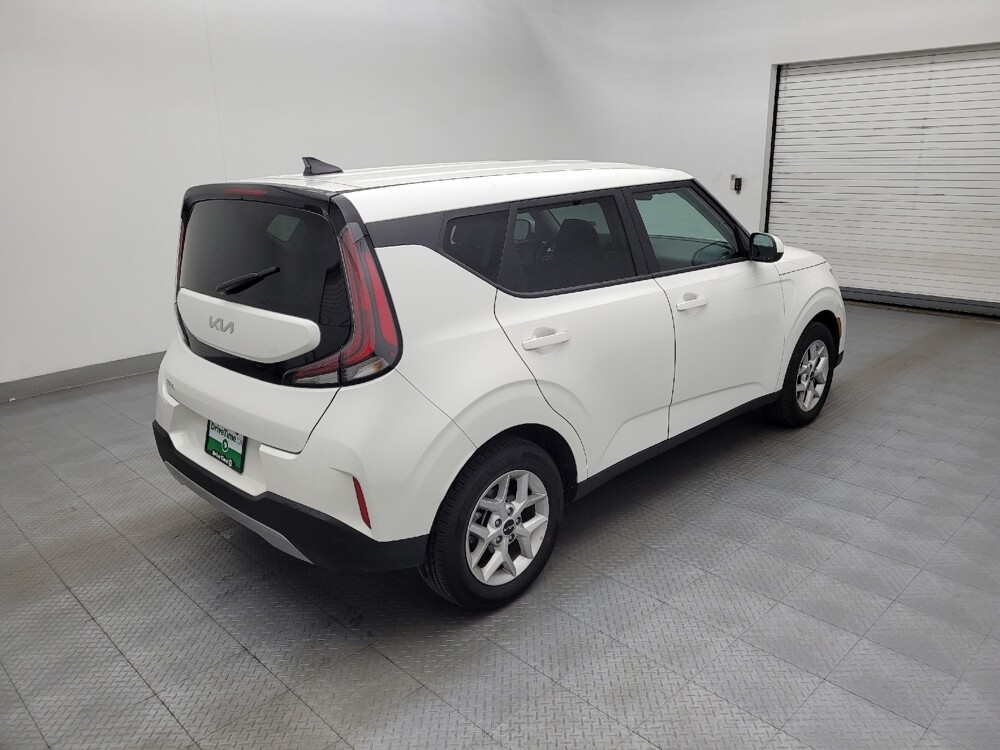 2025 Kia Soul in Charlotte, NC 28213 - 18125796 10