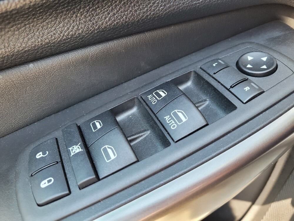 2020 Jeep Cherokee in Greenville, NC 27834 - 18125805 27