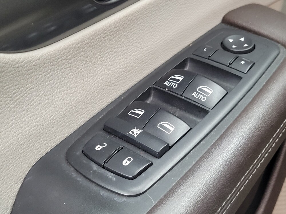 2017 Chrysler Pacifica in Memphis, TN 38115 - 18125821 27