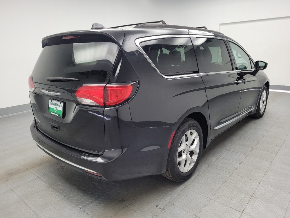 2017 Chrysler Pacifica in Memphis, TN 38115 - 18125821 9