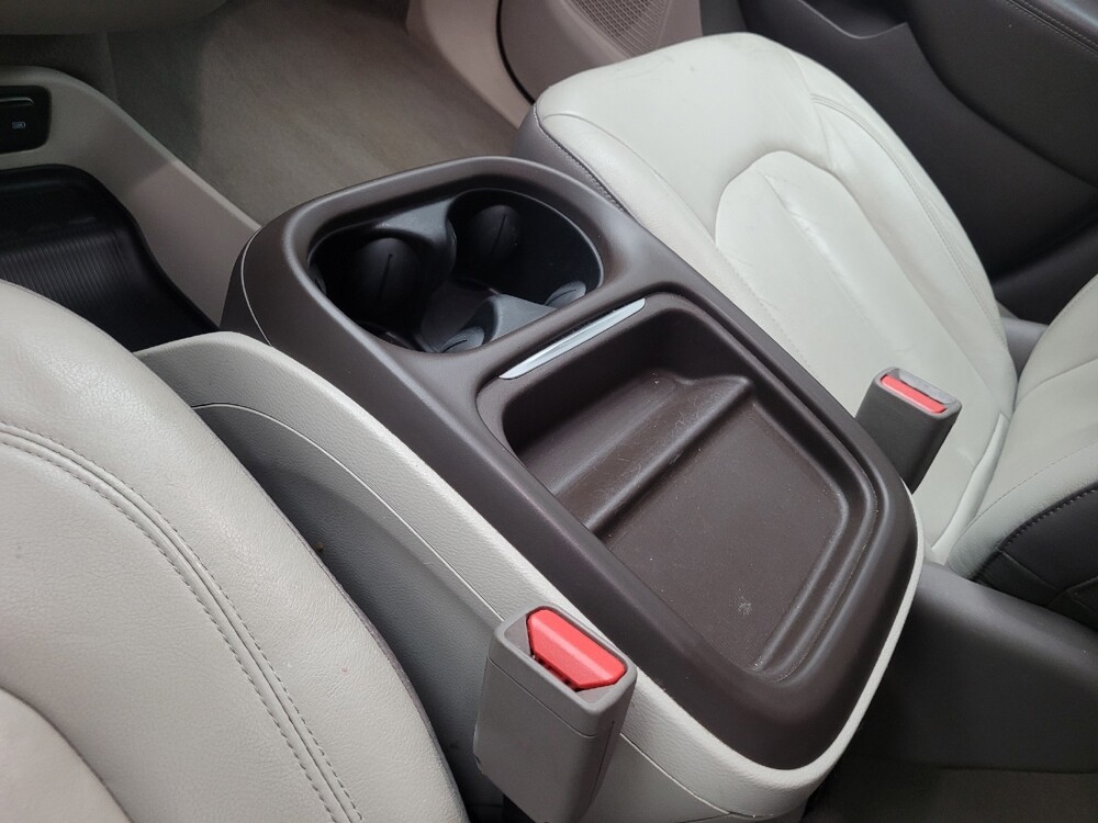 2017 Chrysler Pacifica in Memphis, TN 38115 - 18125821 26