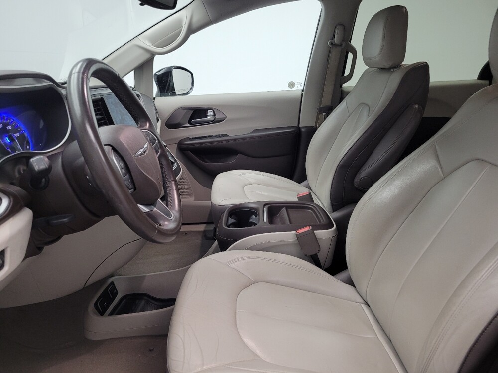 2017 Chrysler Pacifica in Memphis, TN 38115 - 18125821 17