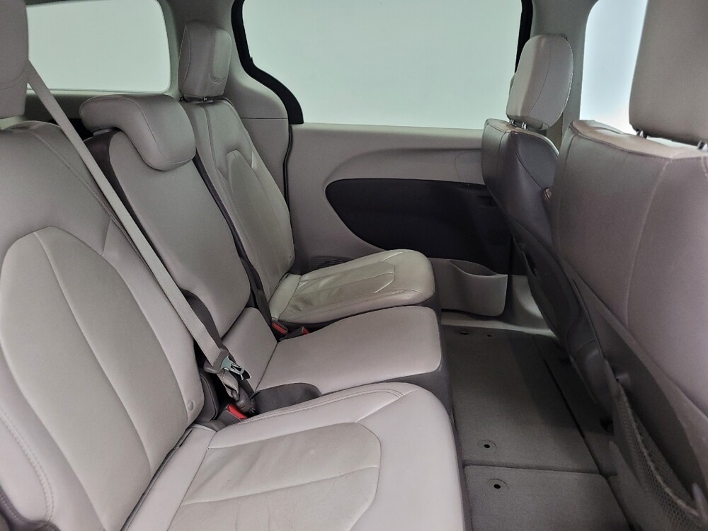 2017 Chrysler Pacifica in Memphis, TN 38115 - 18125821 19