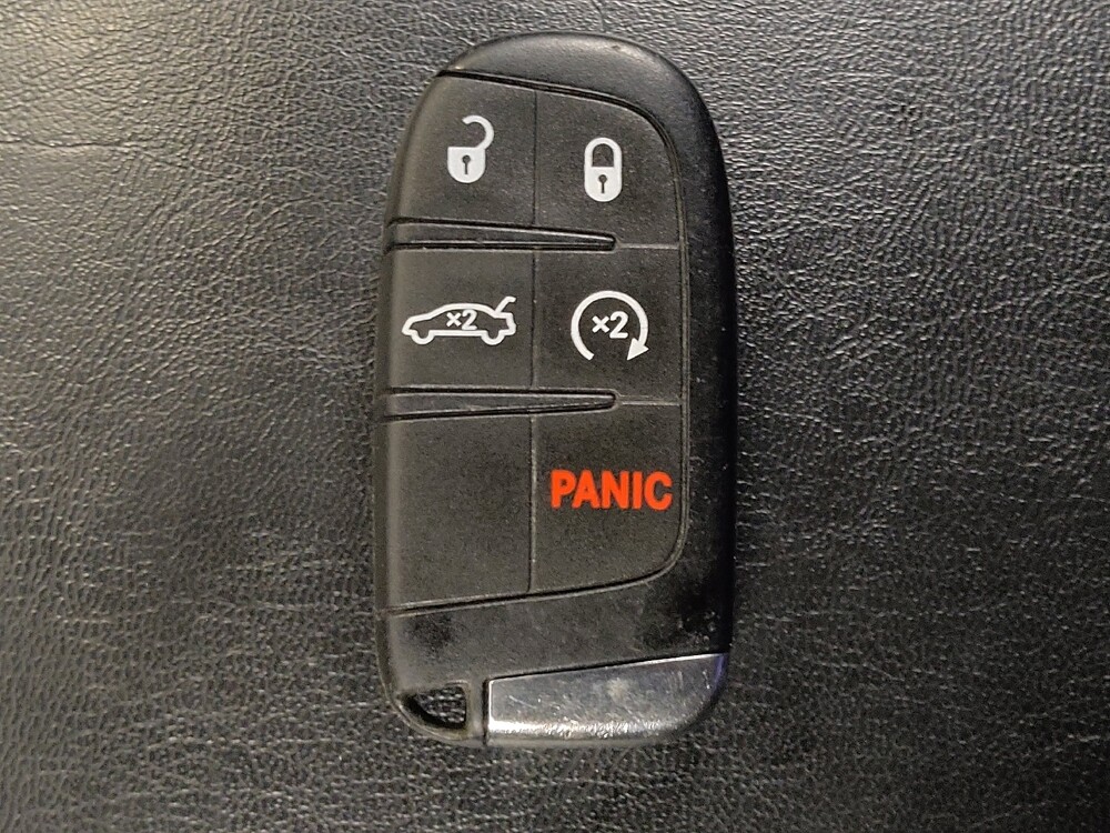 2018 Chrysler 300 in San Antonio, TX 78238 - 18125847 32