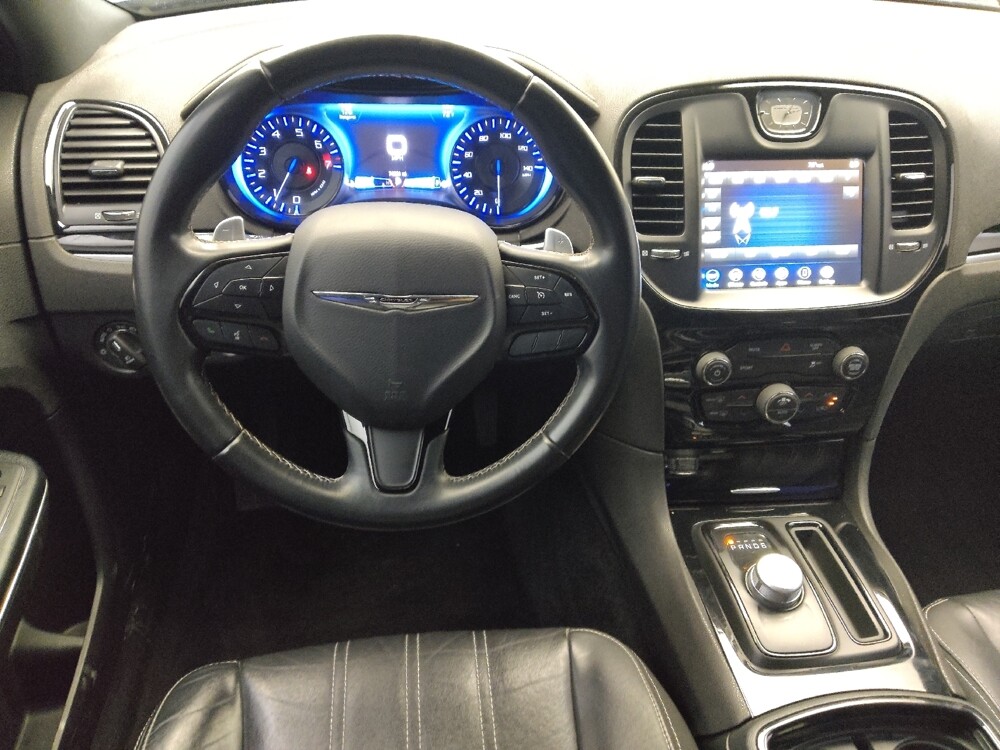 2018 Chrysler 300 in San Antonio, TX 78238 - 18125847 22