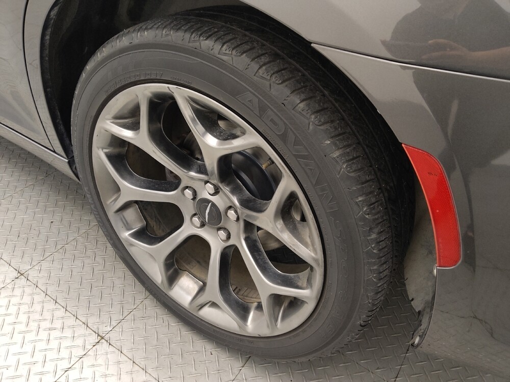 2018 Chrysler 300 in San Antonio, TX 78238 - 18125847 31