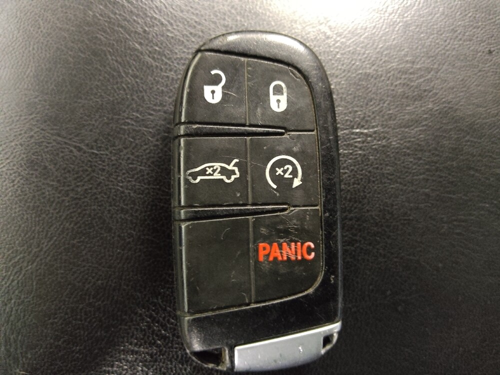 2019 Chrysler 300 in Houston, TX 77074 - 18125853 32