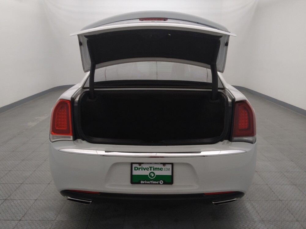 2019 Chrysler 300 in Houston, TX 77074 - 18125853 29