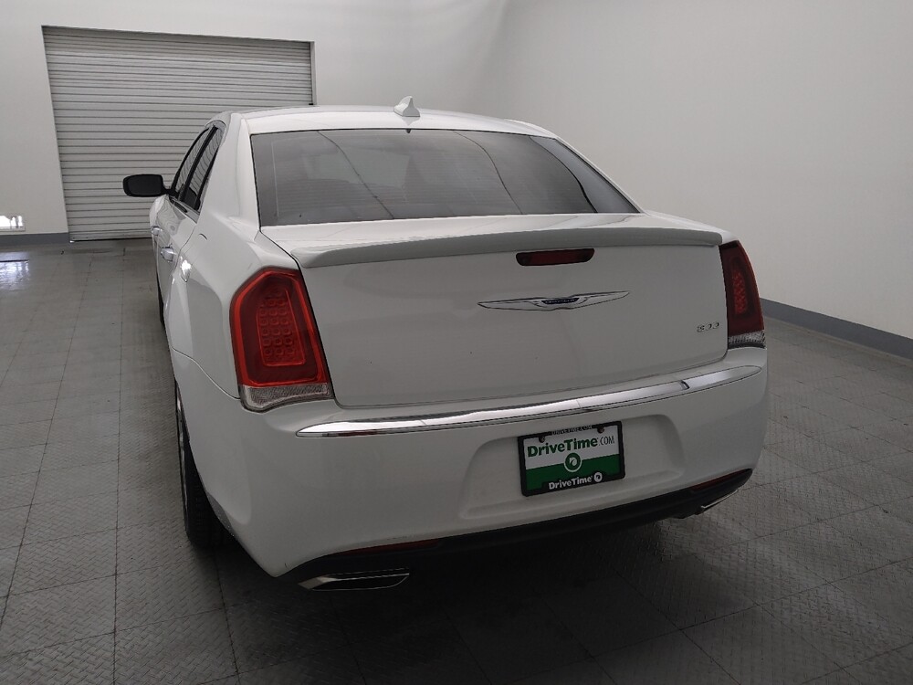 2019 Chrysler 300 in Houston, TX 77074 - 18125853 6