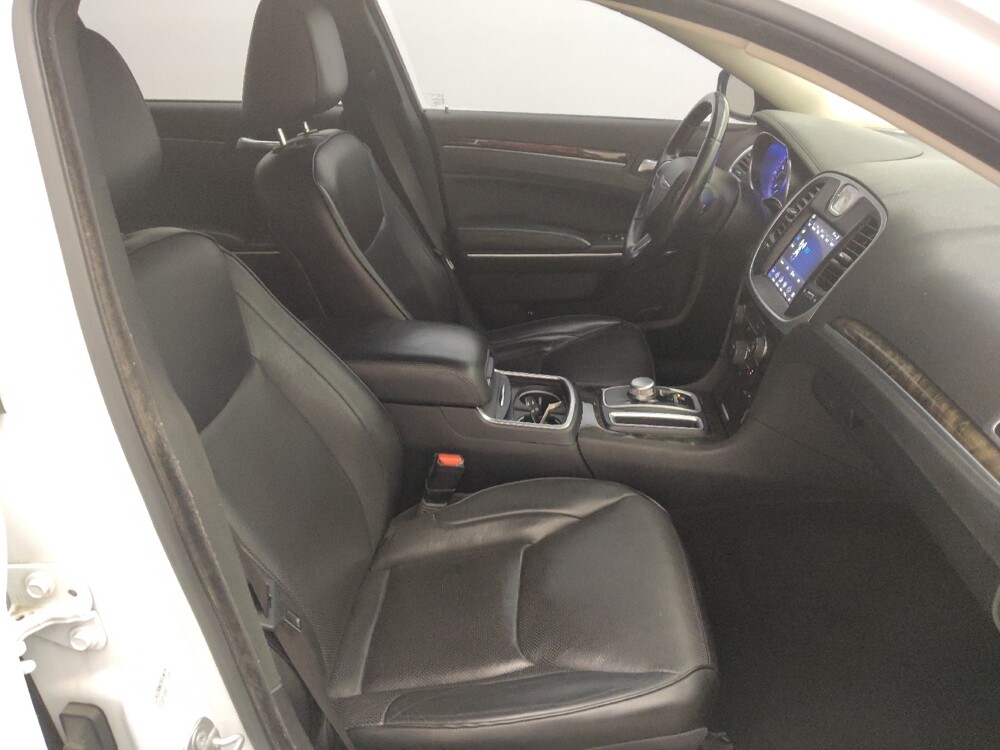 2019 Chrysler 300 in Houston, TX 77074 - 18125853 21